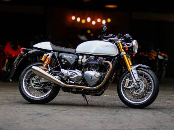 TRIUMPH THRUXTON R 